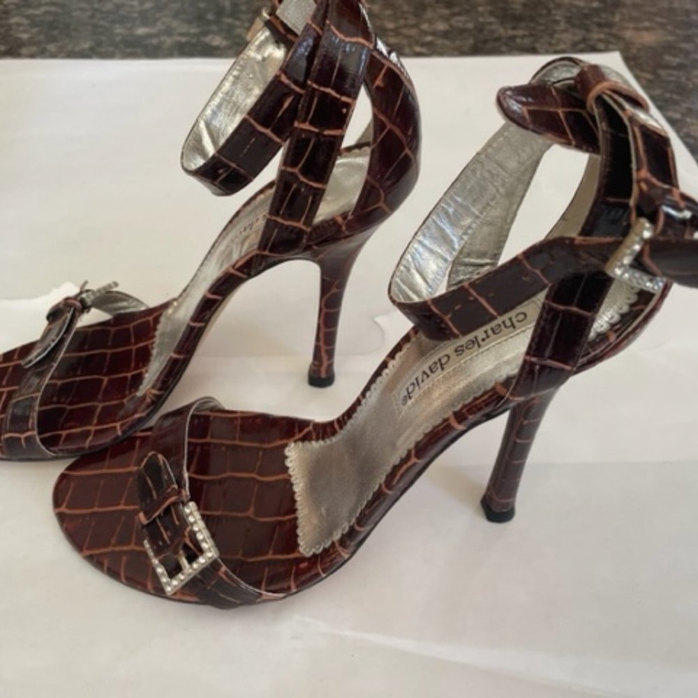 Charles David High Heel 7.5 Crocodile Patent Leather design in box